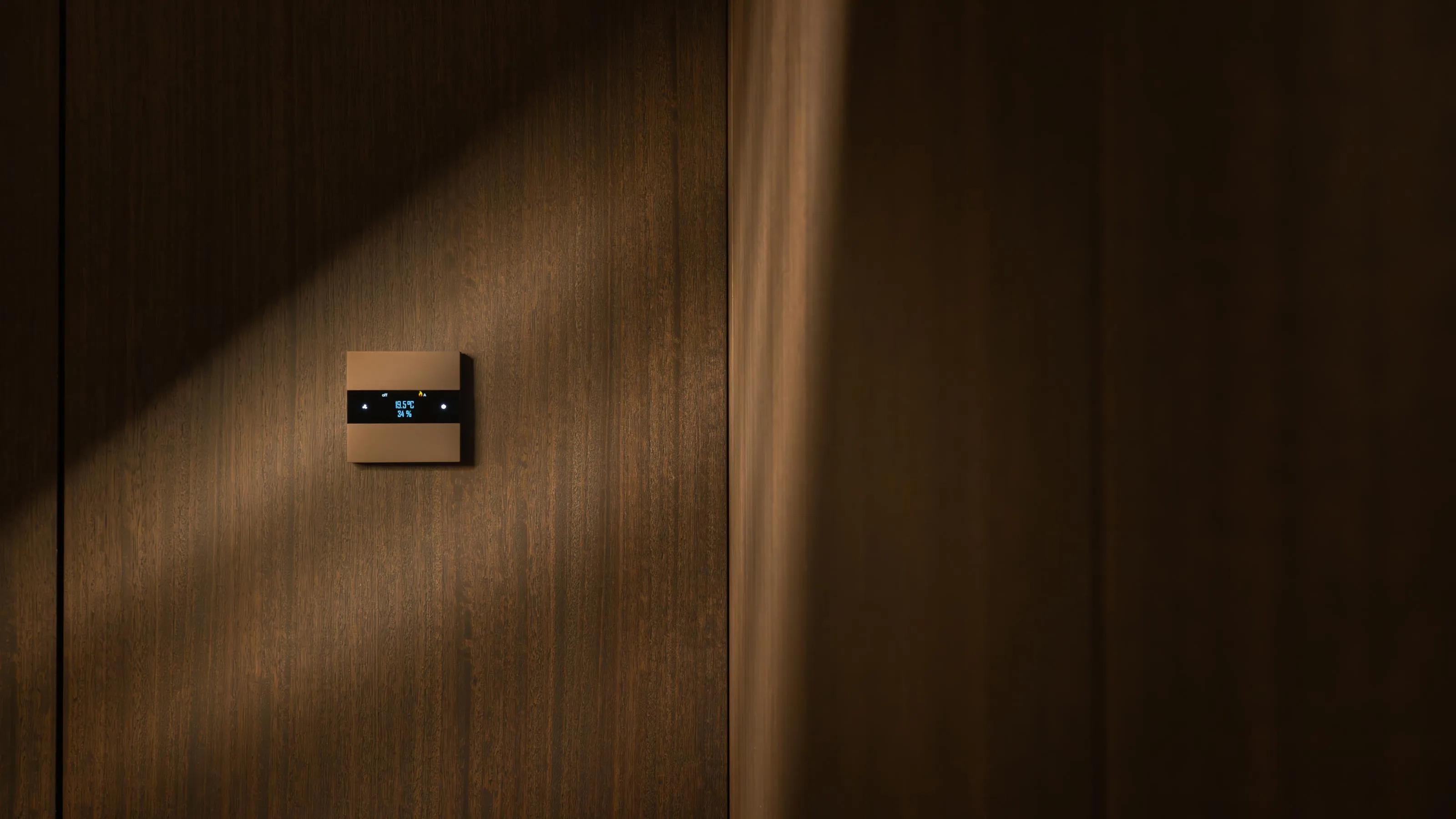 KNX-Raumthermostat Basalte Deseo – Elektro Pfeuffer Würzburg