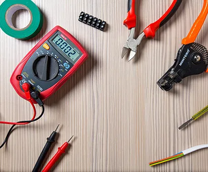 Messgerät und Werkzeug für die Elektroreparatur – Elektro Pfeuffer